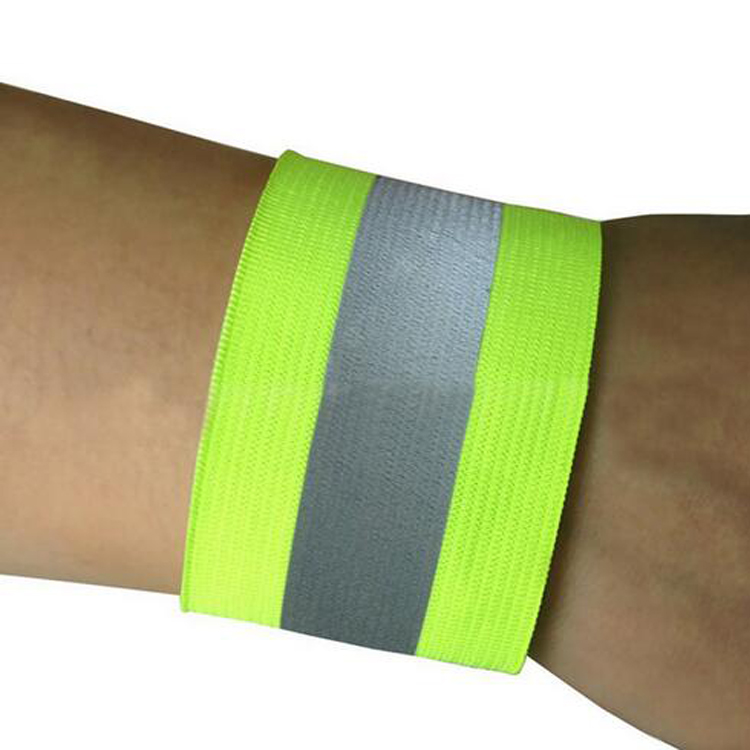 Reflective wrist strap