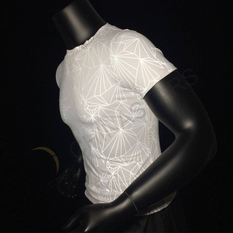Application of reflective printing T-shirt and reflective pants